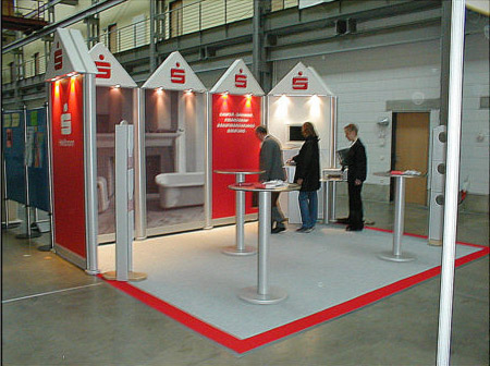 Stellw�nde, Stehtische, Barhocker, Displays