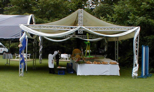 Zelte,�berdachung,St�hle,Tische,B�hne,Oldtimerverleih, Buffet und Dekoration