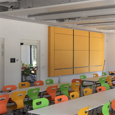 Klappladen mit Rahmen Einrichtung einer Mensa mit Klappladen f�r die K�che Objekteinrichtung